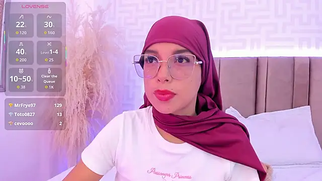 naishaa  online show from April 15, 2026, 7:58 pm