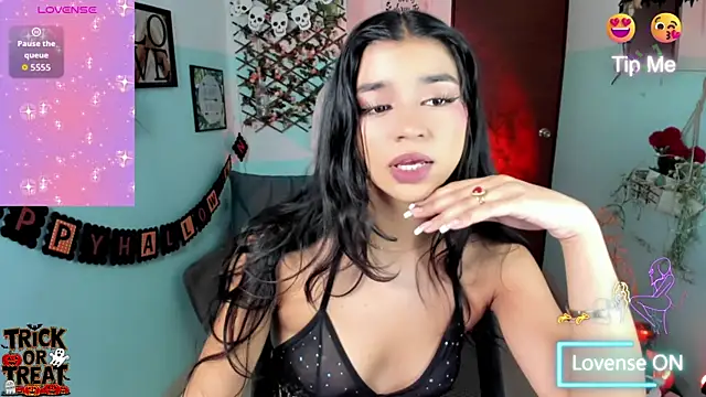 Elsa Pataky online show from October 31, 2025, 2:18 pm