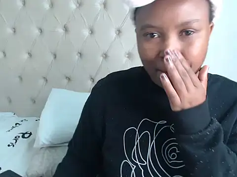 Snapshot of Lolly_Ramochele chatting on December 14, 2025, 12:10 pm Lolly Ramochele online show from December 14, 2025, 12:10 pm