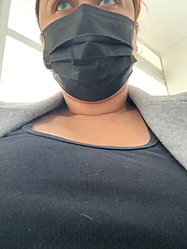 Snapshot of maddy_Bloomm chatting on November 17, 2025, 3:40 pm maddy Bloomm online show from November 17, 2025, 3:40 pm