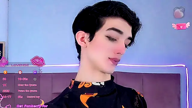 Baby FenixTS online show from December 18, 2025, 5:57 am