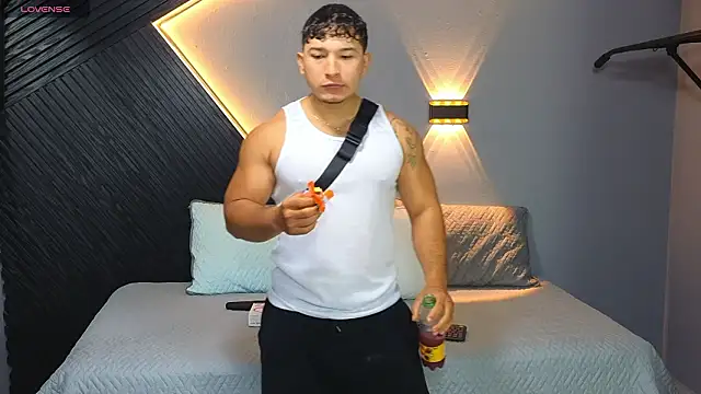 Horny nick18 online show from February 12, 2026, 12:55 pm