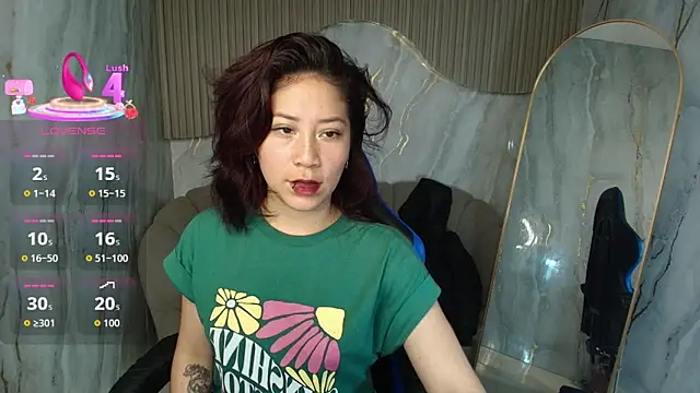 valentina r  online show from December 22, 2025, 3:14 am