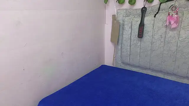 katalinathxandbritney1 online show from September 26, 2025, 10:14 pm