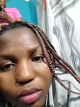 Snapshot of SweetHoney21_ chatting on November 17, 2025, 10:37 pm SweetHoney21 online show from November 17, 2025, 10:37 pm