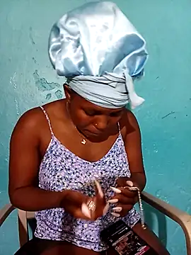 Snapshot of SweetHoney21_ chatting on December 21, 2025, 8:10 am SweetHoney21 online show from December 21, 2025, 8:10 am