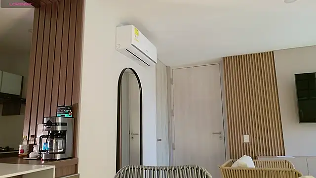 karinasantos  online show from September 15, 2025, 3:01 pm