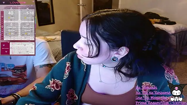 daddysgoodgrl215 online show from February 7, 2026, 4:27 am