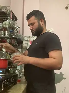 amitsharma7868 online show from April 17, 2026, 2:25 am