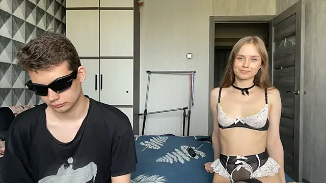 merycouple online show from June 10, 2026, 6:34 am
