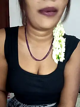 Tamil kavinila online show from February 9, 2026, 8:07 am