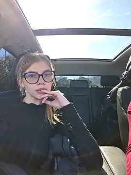 Snapshot of Couplexxx10@xh chatting on October 19, 2025, 9:32 am Couplexxx10xh online show from October 19, 2025, 9:32 am