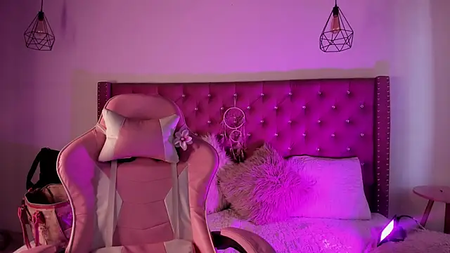 Jade rey  online show from September 25, 2025, 8:34 pm