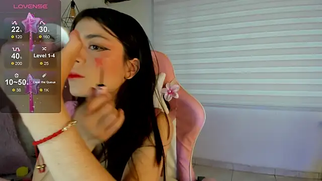 Jade rey  online show from October 6, 2025, 8:28 pm