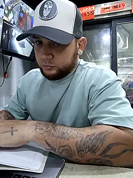 Catire10  online show from December 5, 2025, 1:42 pm