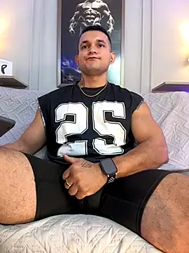 Snapshot of Marco_Vega chatting on October 13, 2025, 8:25 am Marco Vega online show from October 13, 2025, 8:25 am