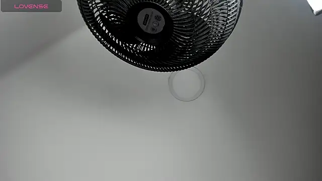 sweet  vanessa1 online show from September 12, 2025, 3:17 am