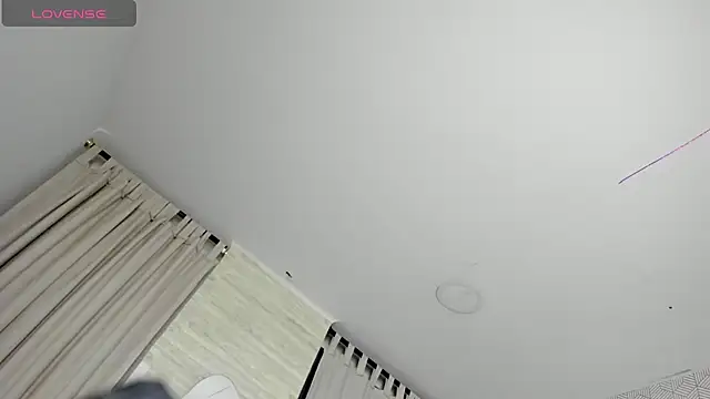 sweet  vanessa1 online show from December 2, 2025, 3:56 am