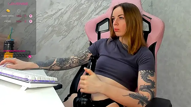 Snapshot of Melissaluvvv chatting on January 16, 2026, 2:43 pm Melissaluvvv online show from January 16, 2026, 2:43 pm