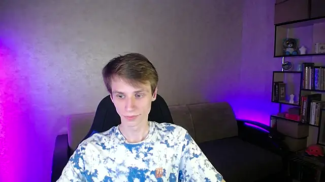 Snapshot of yes_cute_boy_ chatting on October 17, 2025, 8:33 pm yes cute boy  online show from October 17, 2025, 8:33 pm