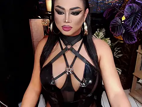 TRANSLUNAA online show from December 4, 2025, 4:22 am