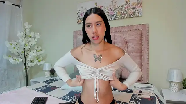 Mei Lin Luna online show from October 9, 2025, 7:23 pm