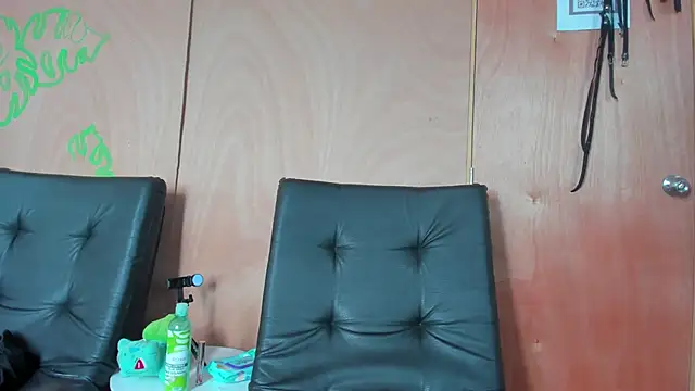 nathalia correa online show from November 9, 2025, 2:48 pm