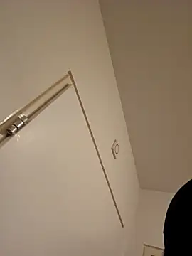 ValentRedfish online show from March 12, 2026, 4:24 pm