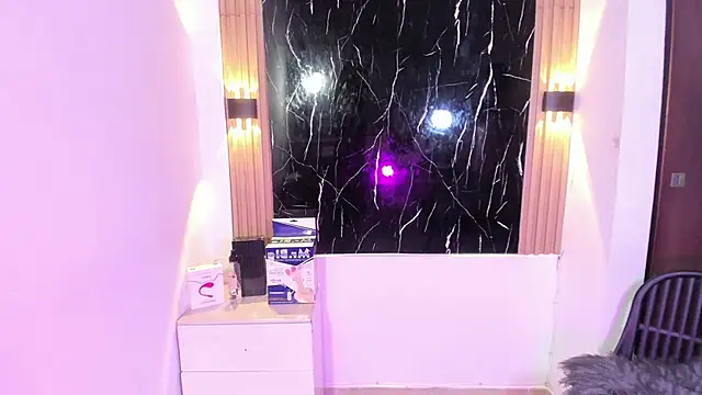 Wyatt Rose online show from October 31, 2025, 4:02 am