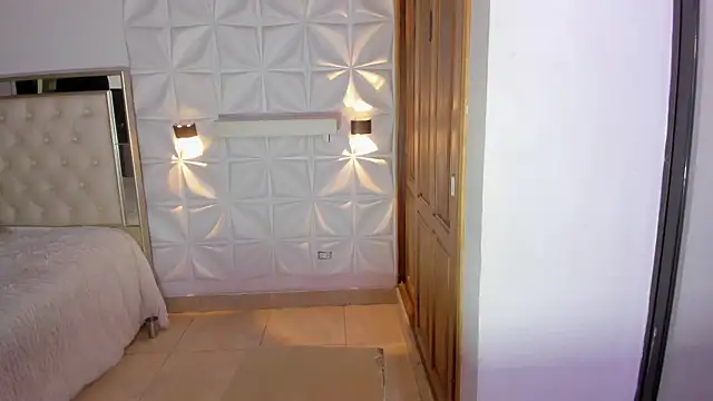 Wyatt Rose online show from December 4, 2025, 3:38 am