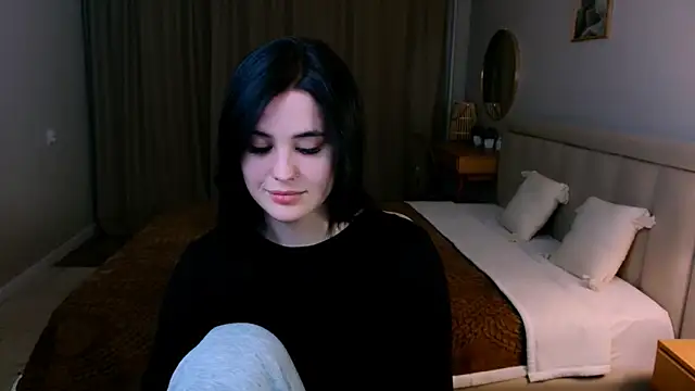 lil angel  online show from April 16, 2026, 10:34 pm