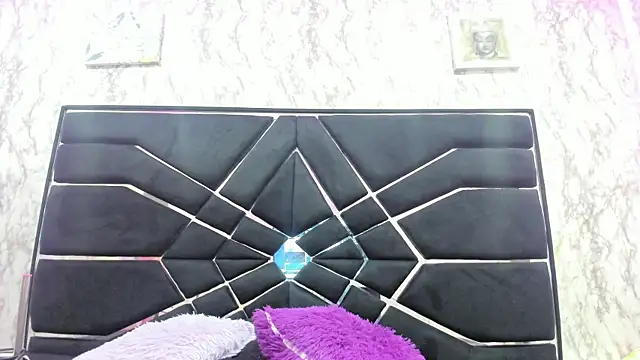 Snapshot of LITTLESUSSYY_ chatting on September 23, 2025, 11:46 am LITTLESUSSYY  online show from September 23, 2025, 11:46 am