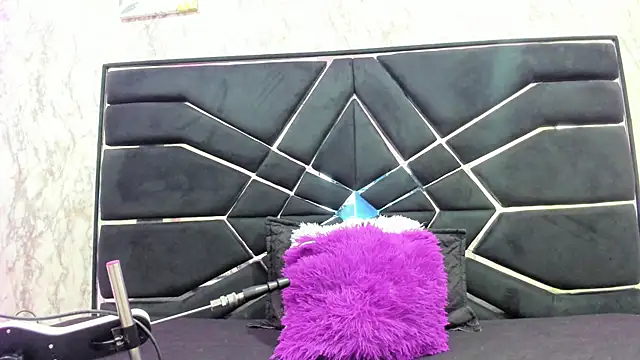 Snapshot of LITTLESUSSYY_ chatting on September 29, 2025, 11:48 am LITTLESUSSYY  online show from September 29, 2025, 11:48 am