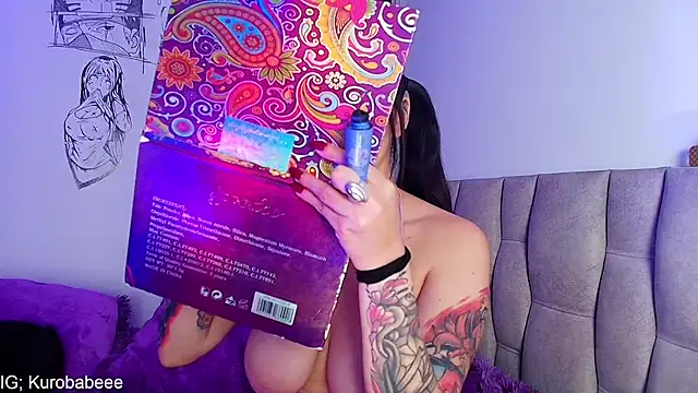 Kuro Vall online show from September 18, 2025, 1:46 pm