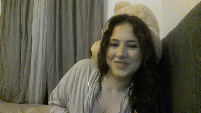 Snapshot of laylabliss chatting on October 12, 2025, 11:48 pm laylabliss online show from October 12, 2025, 11:48 pm