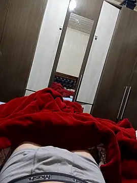 Gustavo198045 online show from September 10, 2025, 1:38 am