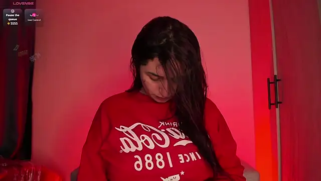 scarlett Collinss online show from November 29, 2025, 5:10 am