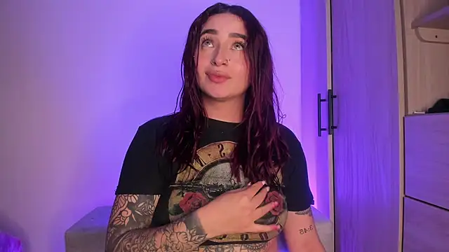 scarlett Collinss online show from February 10, 2026, 5:22 am