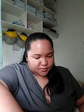LianaCruzado online show from May 2, 2026, 5:45 am