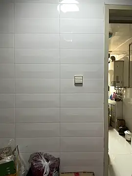 anna yngs online show from April 6, 2026, 4:46 am