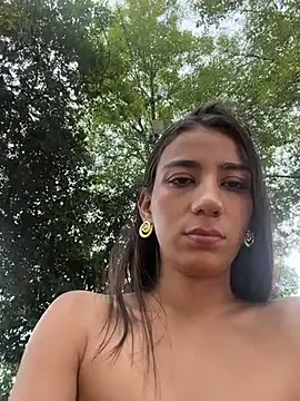 -juicy  online show from November 23, 2025, 9:36 pm