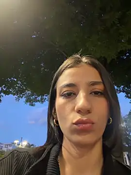 -juicy  online show from June 10, 2026, 11:24 pm