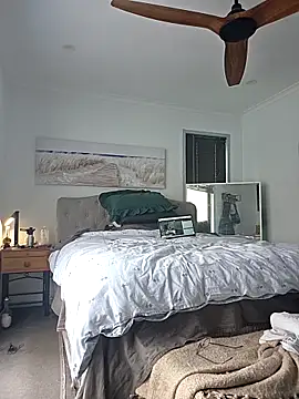 iamthepublickmasterbater online show from December 16, 2025, 11:10 pm