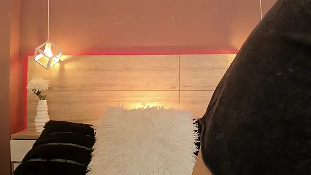 aa lunit online show from December 3, 2025, 2:04 pm