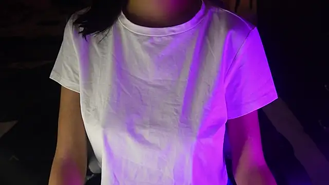 Snapshot of NidhiChandra chatting on November 15, 2025, 9:28 am NidhiChandra online show from November 15, 2025, 9:28 am