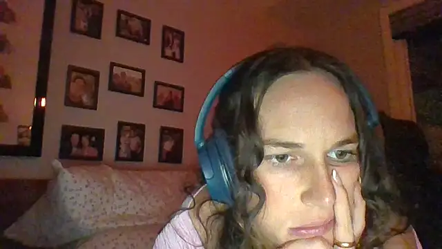 Snapshot of forbiddenbabygirl chatting on November 4, 2025, 4:33 am forbiddenbabygirl online show from November 4, 2025, 4:33 am