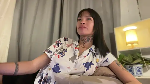 Sugarcandyyy online show from April 12, 2026, 4:23 pm