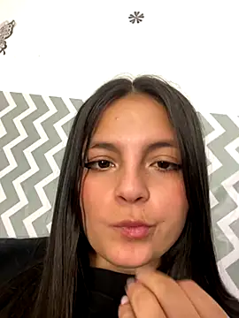 Snapshot of juanilittle chatting on September 24, 2025, 9:18 pm juanilittle online show from September 24, 2025, 9:18 pm