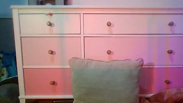 arianababyxo online show from April 13, 2026, 5:24 am