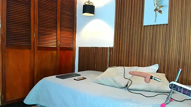 David niet online show from September 18, 2025, 5:37 pm